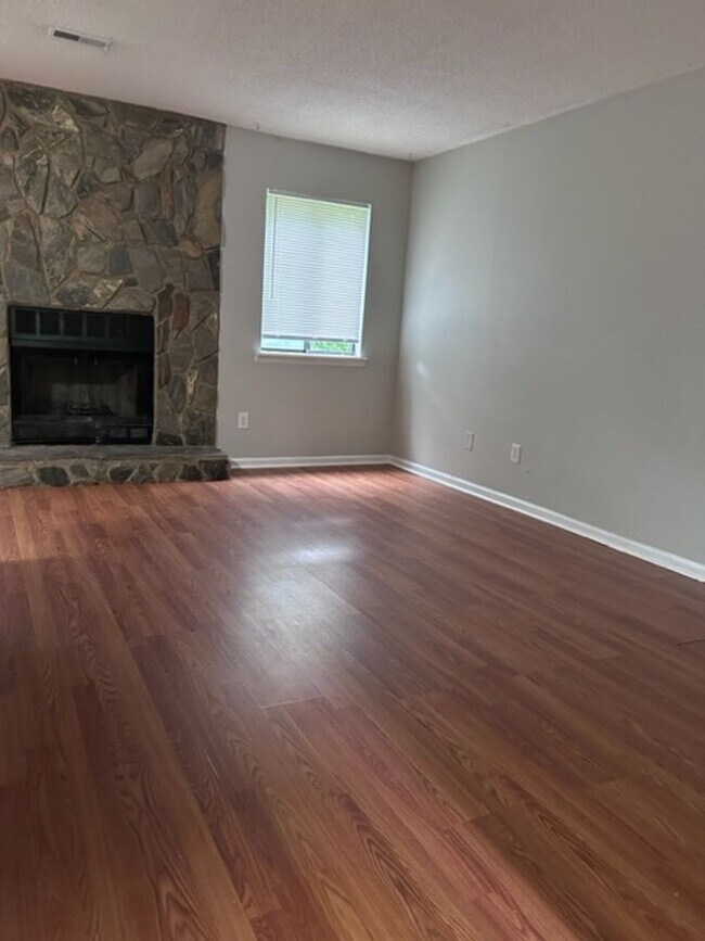 Building Photo - 6024 Spanish Oak Rd