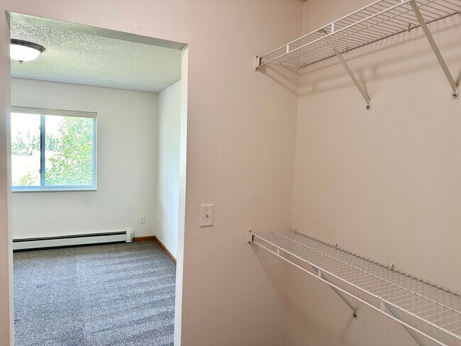 Building Photo - 4431 Calico Dr S