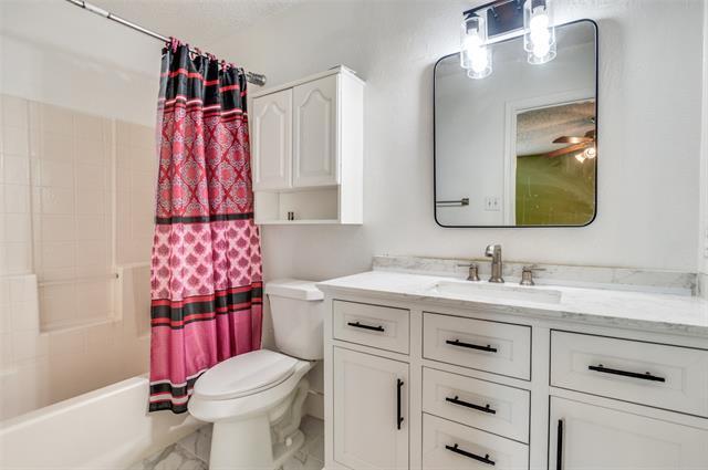 Building Photo - 528 Lester St