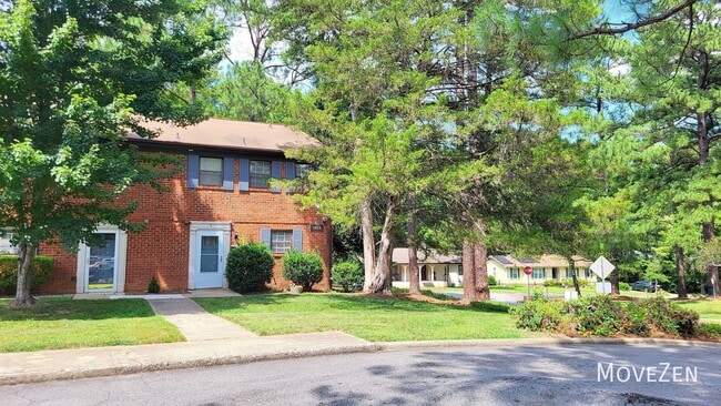 Building Photo - 5813 Nottoway Ct
