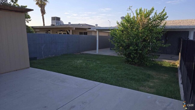 Building Photo - 1635 Ocotillo Dr