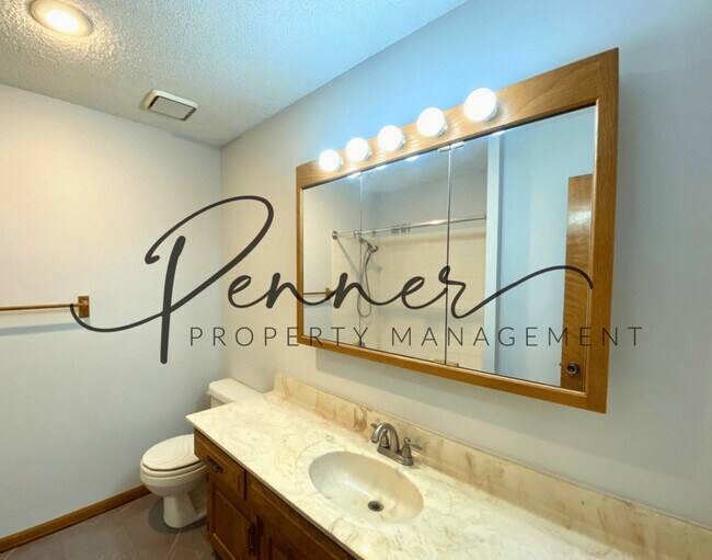 Building Photo - 2701 S Coachman Dr