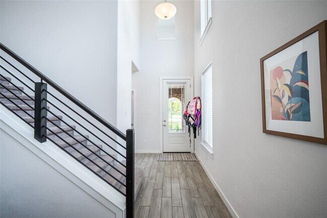 Building Photo - 7525 Desert Needle Dr
