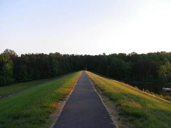 Building Photo - 9085 Golden Sunset Ln