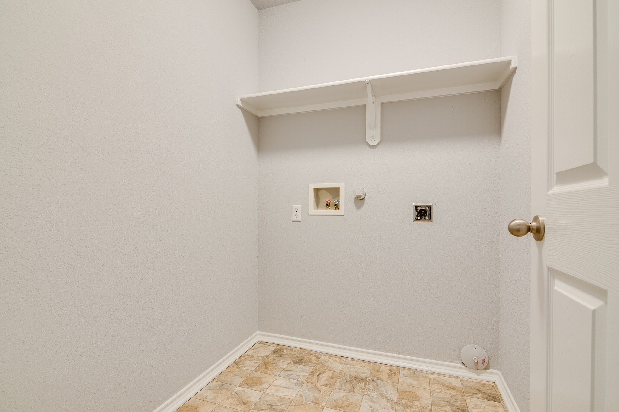 Laundry - 956 Carlin Ln