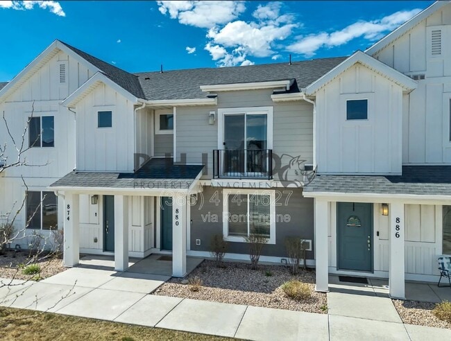 Building Photo - 880 N Herman Dr