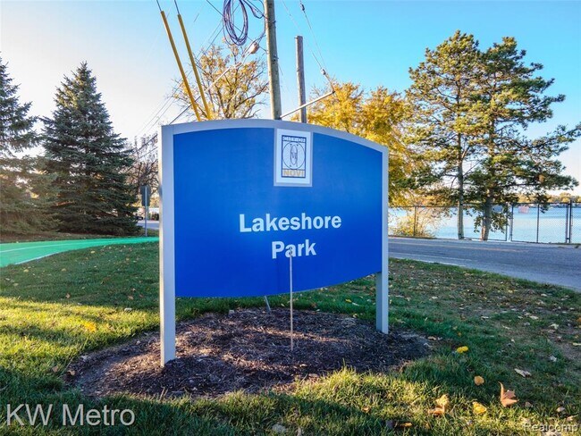 Building Photo - 2416 Shawood Dr