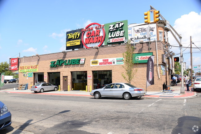Building Photo - 1500 Kerrigan Ave