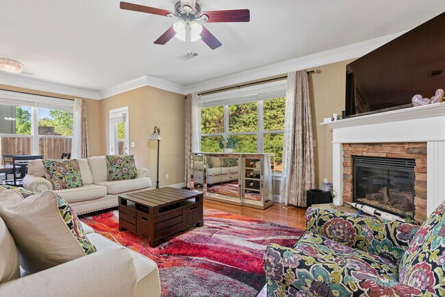 Building Photo - 3450 Dalwood Dr
