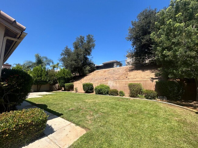 Building Photo - Beautiful 4 Bedroom Family Home