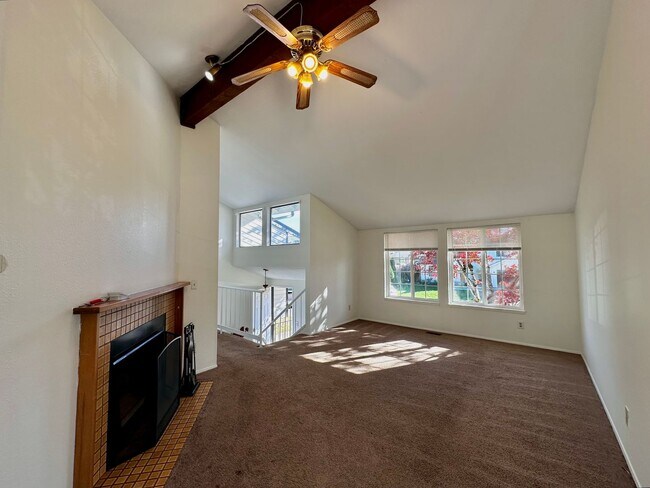 Building Photo - 4BR | 3BA Spacious House with Large Backyard