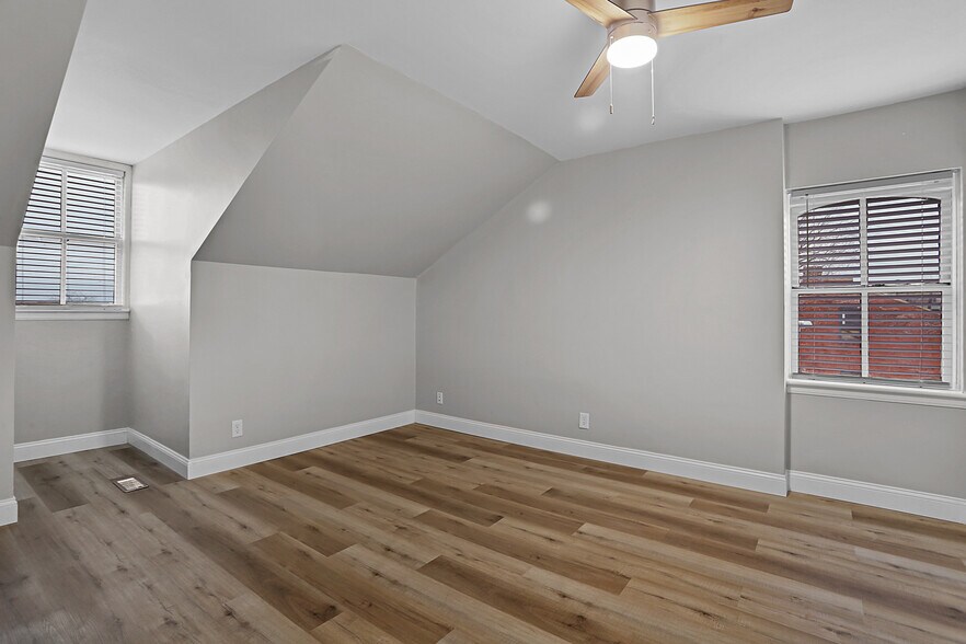 Building Photo - 2022 S 11th St