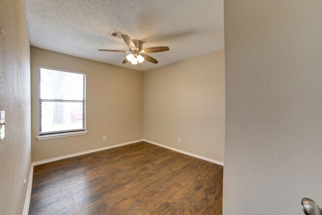 Building Photo - 14628 S Xenophon Ave