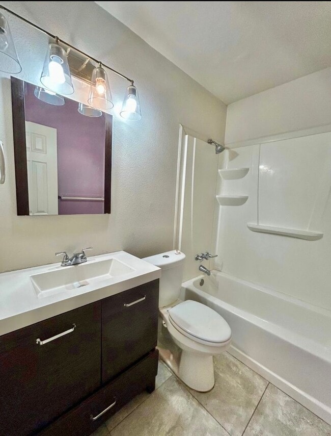 Building Photo - 3 bed 1 bath now available in the heart of Lubbock