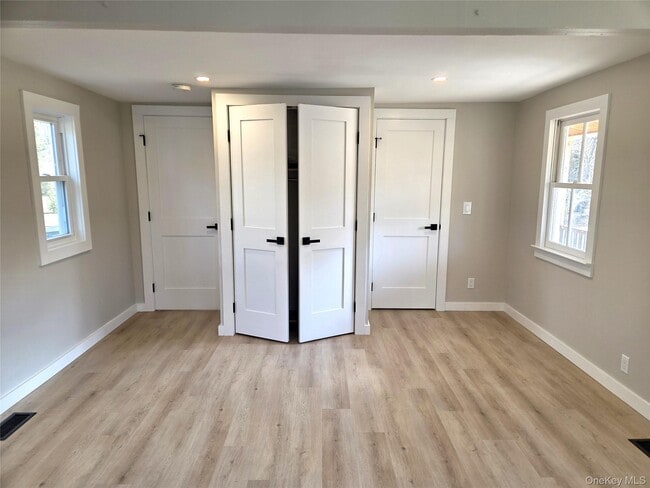 Building Photo - 85 Lewis Rd