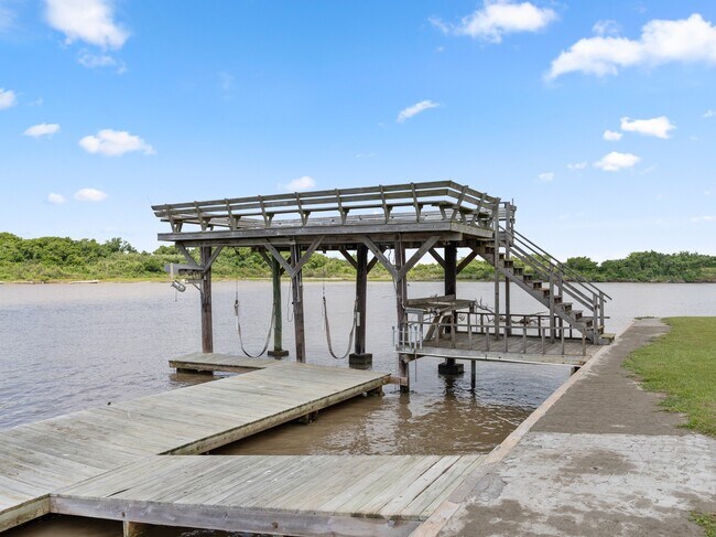 Building Photo - 779 Cr 257