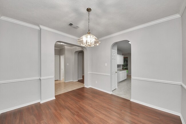 Building Photo - 1502 Brook Grove Dr