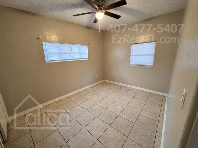 Building Photo - 4802 Burgundy Ln