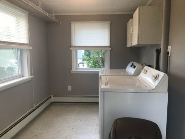 Building Photo - 3820 Chestnut St