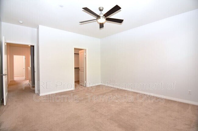 Building Photo - 40402 Calle Real