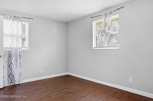 Building Photo - 5829 Ensenada Rd