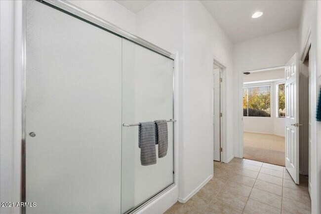 Building Photo - ADULT COMMUNITY 45+ - Great Home in Sun Ci...