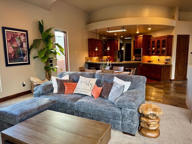 Building Photo - Furnished 3 Bedroom Entrada Home!!