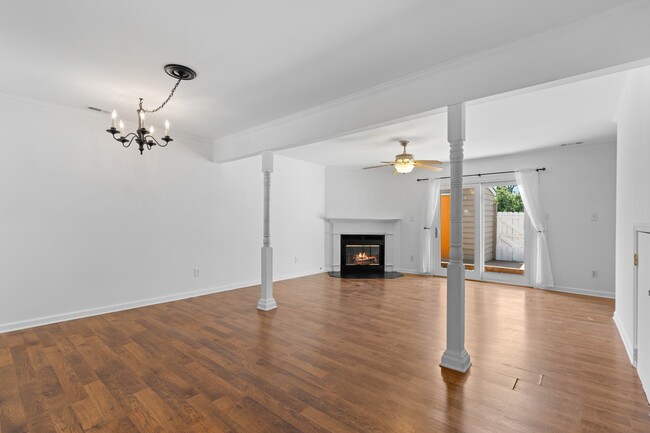 Building Photo - 5423 Pine Top Cir