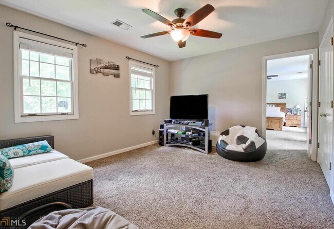 Building Photo - 208 Wysteria Ct