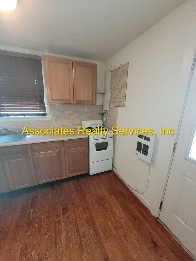 Building Photo - Bevis- Gainesville Heights - 995