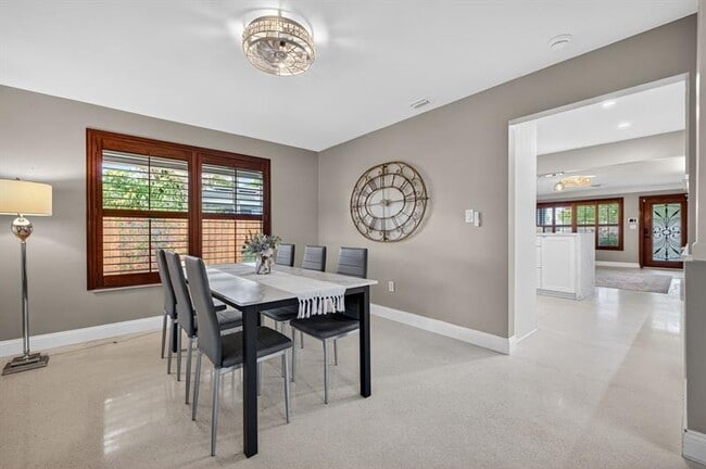 Building Photo - 2407 NE 17th Terrace