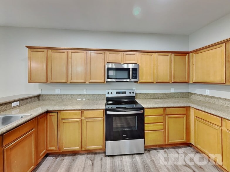 Building Photo - 6901 41st St E