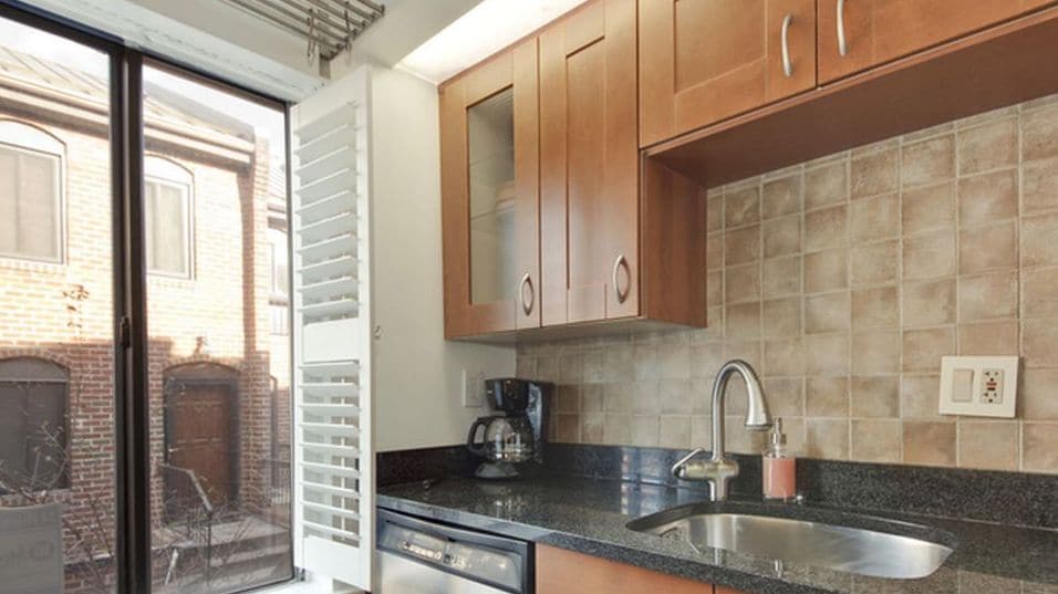 Kitchen - 1058 Paper Mill Ct