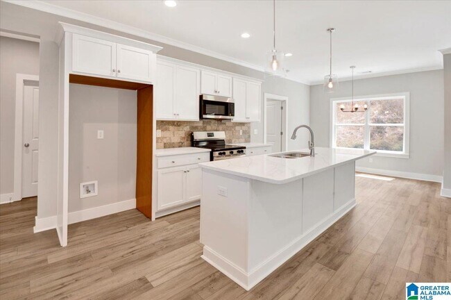 Building Photo - 725 Fallview Ct