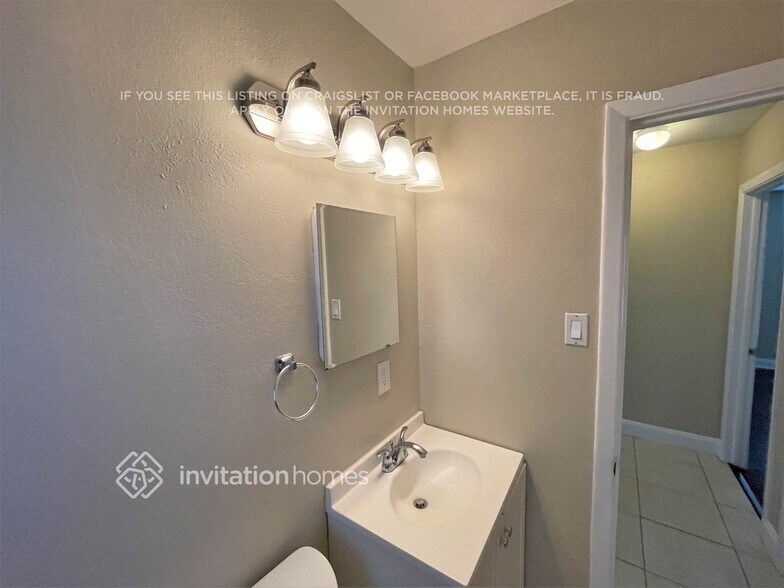 Building Photo - 8505 Temple Park Dr