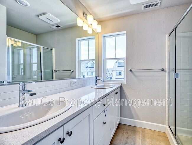 Building Photo - 17071 SW Friendly Ln