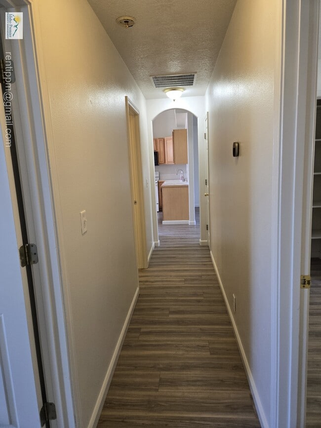 Building Photo - 1671 Klemmer Ave N