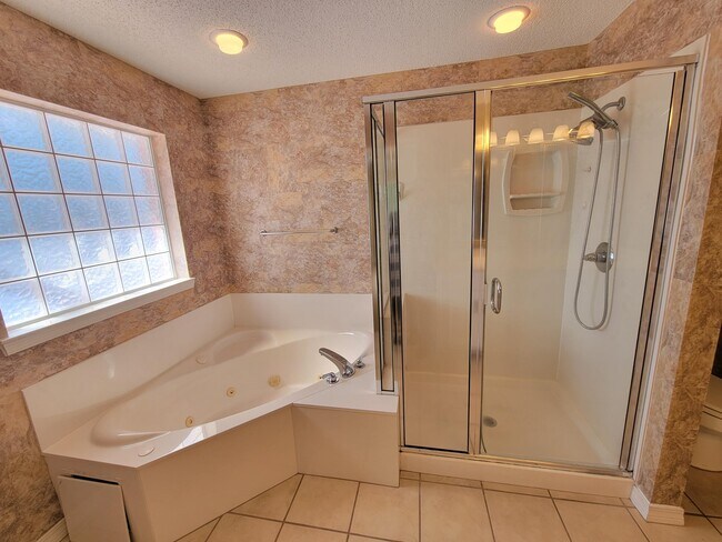 Building Photo - 2730 Creeks Edge Ln