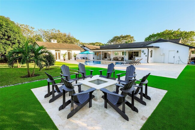 Building Photo - 3127 Sherwood Blvd