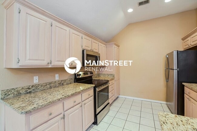 Building Photo - 4 Bedroom Pet-Friendly Home in Oklahoma Ci...