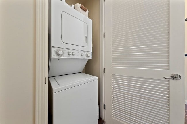 Building Photo - Furnished Exquisite 1-Bedroom Luxury Condo Minutes from the LV Strip with Resort-Style Amenities