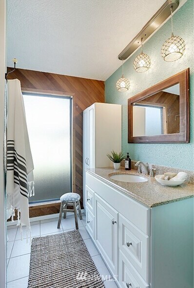 Building Photo - 5511 Fairlawn Drive SW