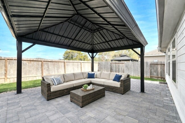 Building Photo - 4206 Tulip Oak Dr