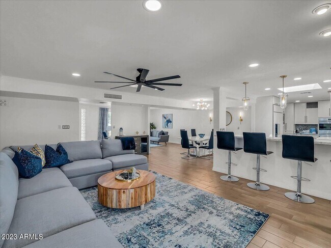 Building Photo - 3351 E Las Rocas Dr