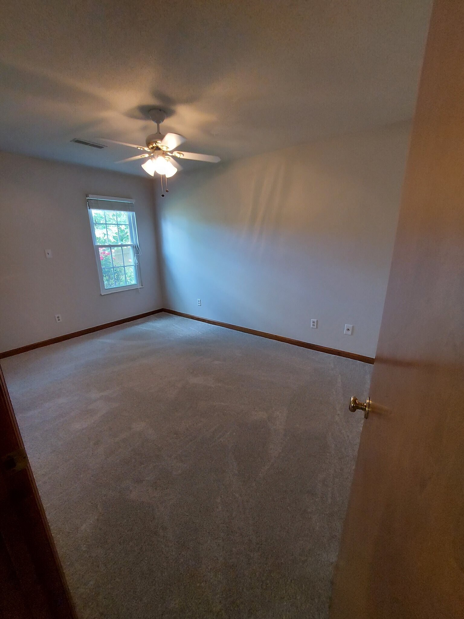 Building Photo - 1335 Windamere Rd