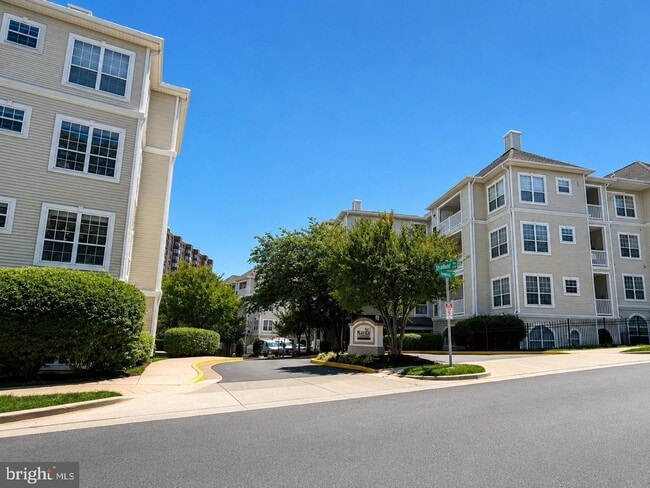Building Photo - 4550 Strutfield Ln