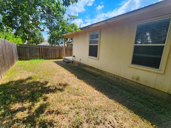 Building Photo - 11620 Paul E Anderson Dr