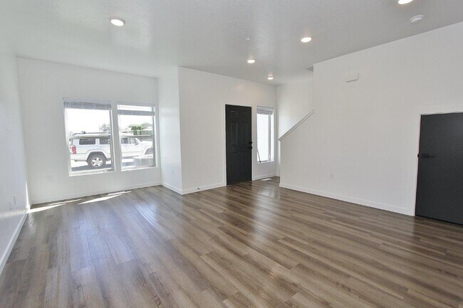 Building Photo - 3918 Brian Ave.