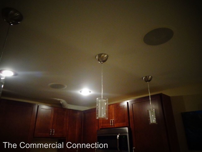 Building Photo - 2200 Harriet Ave