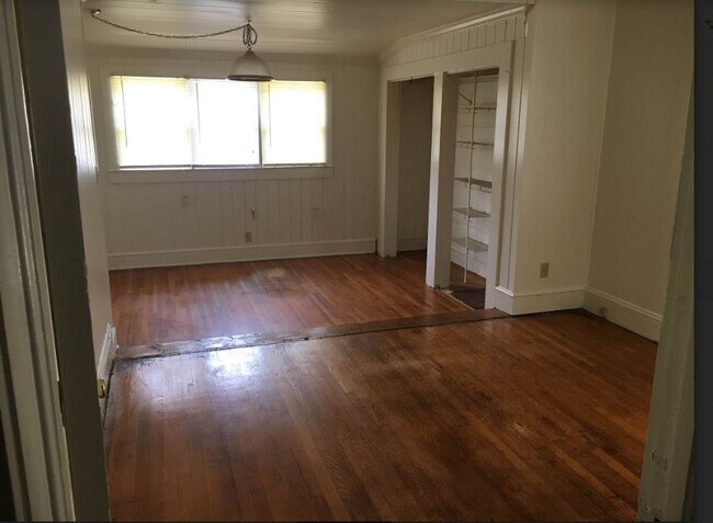 Building Photo - 126 Tallulah Street